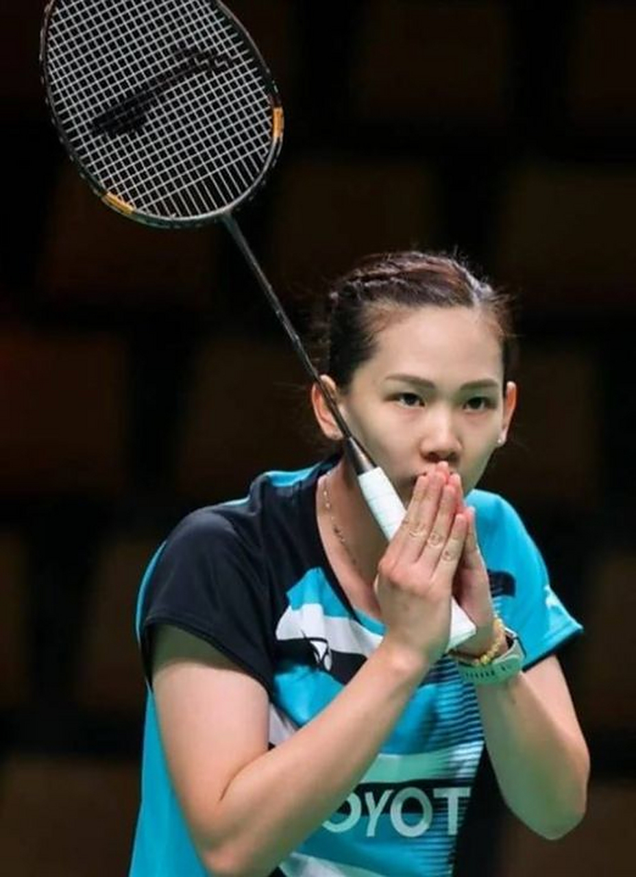 表现则显得 表现则显得