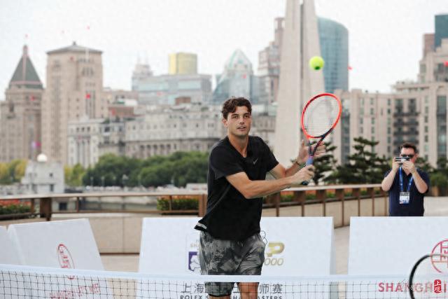 展领域的典 展领域的典