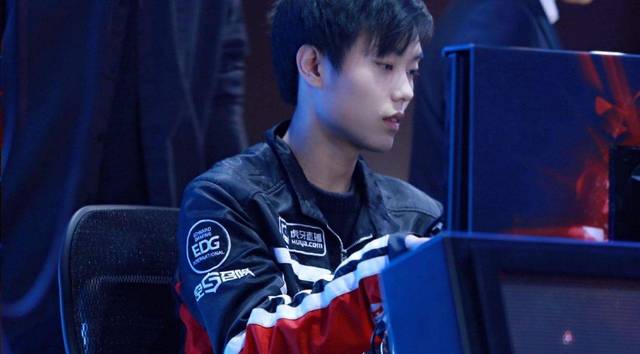 在台球比赛 在台球比赛