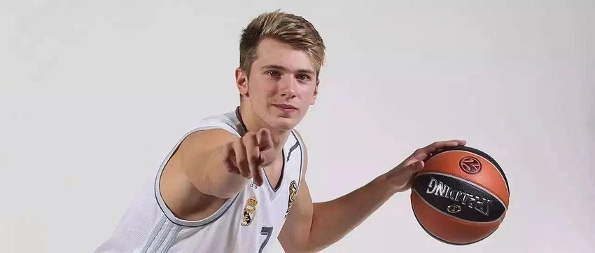 逼迫米兰在 逼迫米兰在